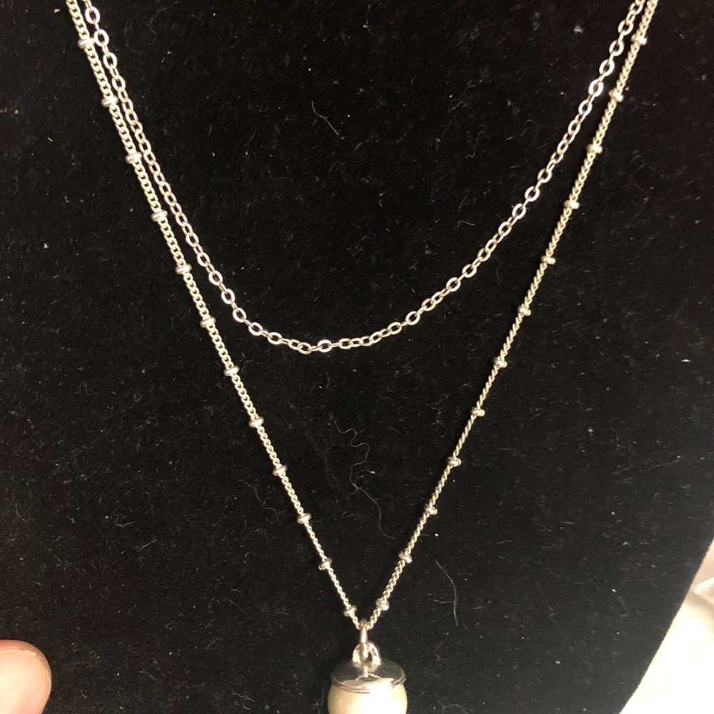 The Limited Silver Necklace with Pearl Pendant - Picture 8 of 9